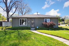 Magnolia Hideaway - Pet Friendly w/ Fireplace