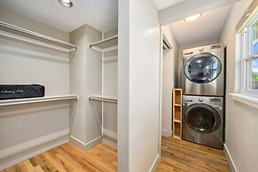 Magnolia Hideaway - Pet Friendly w/ Fireplace