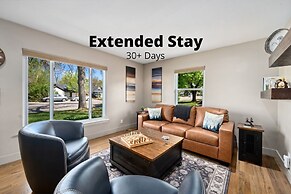 Magnolia Hideaway - Pet Friendly w/ Fireplace