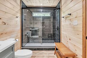 Er62 - Smoky Splash Getaway 3 Bedroom Cabin