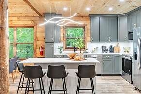 Er62 - Smoky Splash Getaway 3 Bedroom Cabin