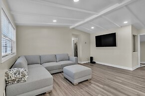 Peaceful Pet Friendly Chesapeake Escape 4 Bedroom Home