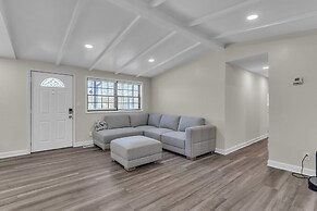 Peaceful Pet Friendly Chesapeake Escape 4 Bedroom Home