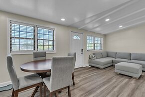 Peaceful Pet Friendly Chesapeake Escape 4 Bedroom Home