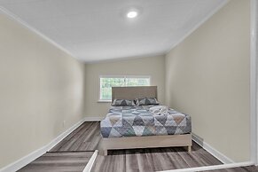 Peaceful Pet Friendly Chesapeake Escape 4 Bedroom Home