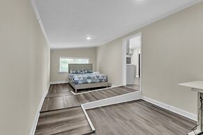 Peaceful Pet Friendly Chesapeake Escape 4 Bedroom Home