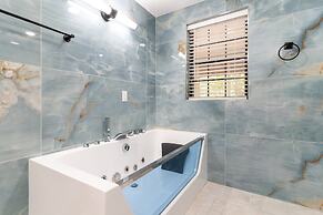 Peaceful Pet Friendly Chesapeake Escape 4 Bedroom Home