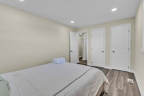 Peaceful Pet Friendly Chesapeake Escape 4 Bedroom Home