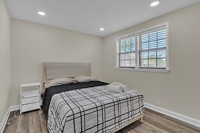 Peaceful Pet Friendly Chesapeake Escape 4 Bedroom Home