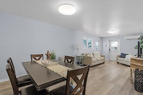 412 Harbor Hideaway: 2bd Cottage, Walk To Times Square! 2 Bedroom Home