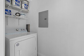 412 Harbor Hideaway: 2bd Cottage, Walk To Times Square! 2 Bedroom Home