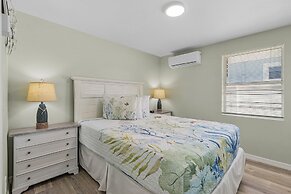 412 Harbor Hideaway: 2bd Cottage, Walk To Times Square! 2 Bedroom Home