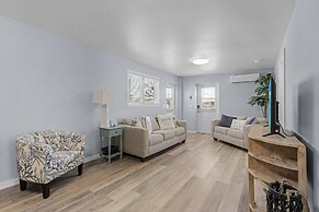 412 Harbor Hideaway: 2bd Cottage, Walk To Times Square! 2 Bedroom Home