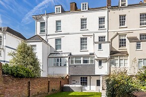 8 Richmond Road