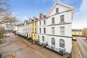 8 Richmond Road