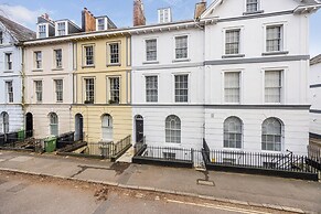 8 Richmond Road