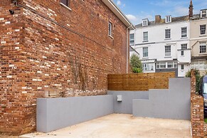 8 Richmond Road