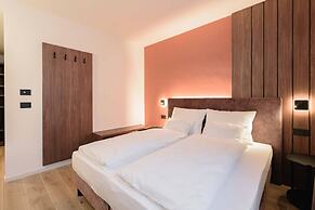 NAOMI Rooms