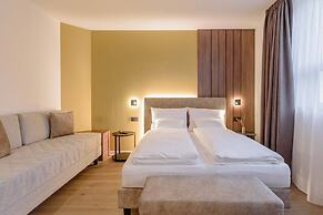 NAOMI Rooms