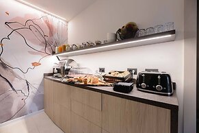 NAOMI Rooms