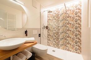 NAOMI Rooms
