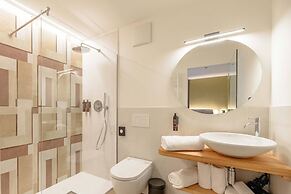 NAOMI Rooms