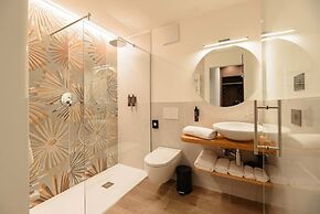 NAOMI Rooms