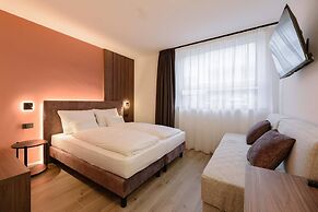 NAOMI Rooms