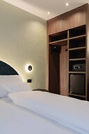 NAOMI Rooms