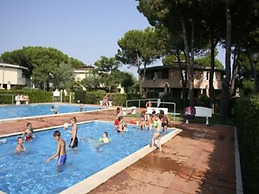 Cozy Stay With Shared Pool
