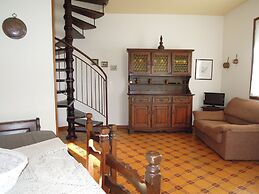 Cozy Stay With Shared Pool