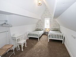 Cold Spring House