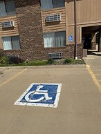 Budget Inn and Suites