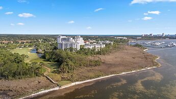 Studio Condo in Luxe Sandestin Resort w/ Balcony, Pool, + Walk to Bayt