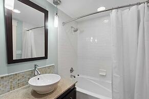 Studio Condo in Luxe Sandestin Resort w/ Balcony, Pool, + Walk to Bayt