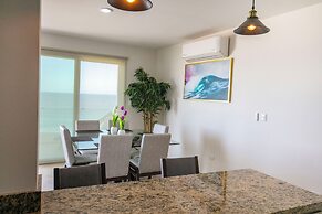 Elegant Condo at Playa Brujas