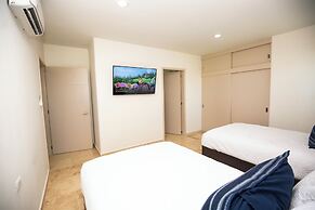 Elegant Condo at Playa Brujas