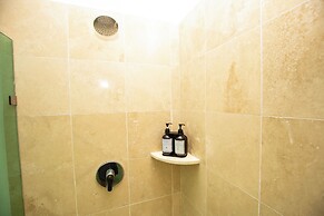 Elegant Condo at Playa Brujas