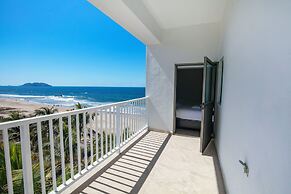 Elegant Condo at Playa Brujas