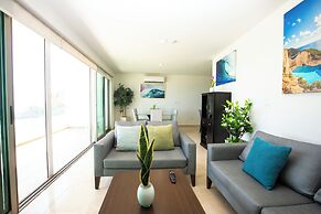 Elegant Condo at Playa Brujas