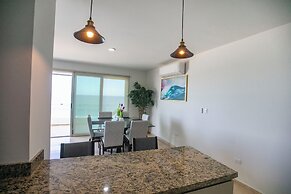 Elegant Condo at Playa Brujas