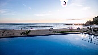 Elegant Condo at Playa Brujas