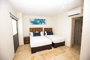 Elegant Condo at Playa Brujas