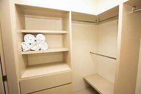 Elegant Condo at Playa Brujas