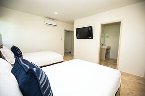 Elegant Condo at Playa Brujas