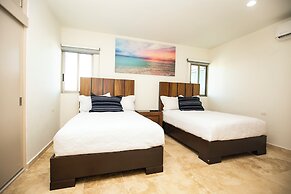 Elegant Condo at Playa Brujas