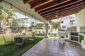 Spacious House with Pool