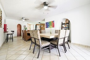 Spacious House with Pool