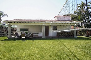 Spacious House with Pool