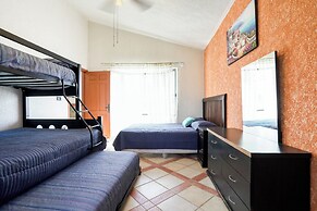 Spacious House with Pool